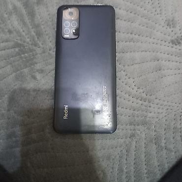 note 3: Смартфон редми нот 11 с тонким корпусом и плоскими гранями. На корпусе — 5