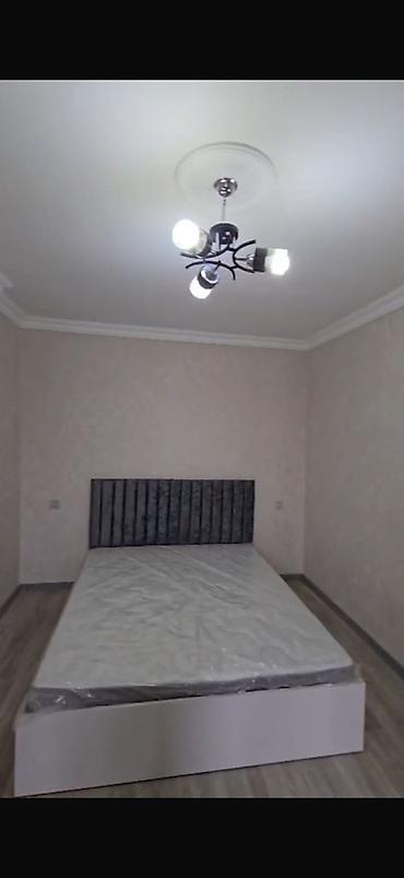 Квартиры: 2 mərtəbəli həyət evi – yeni təmirli . Çox uşaqlı ailəyə . Azadlıq met — 3