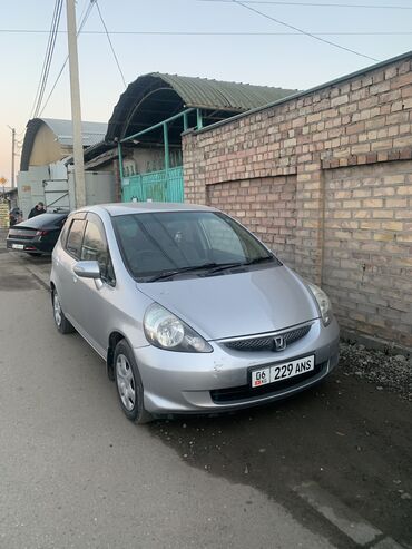 Honda: Honda Fit: 2005 г., 1.3 л, Вариатор, Бензин, Хэтчбэк