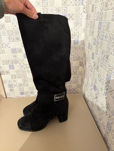 обувь ручной работы бишкек: Женские зимние сапоги из чёрной замши. - Высота до колена, мягкое