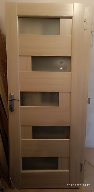 seyf qapilar qiyməti: Qonaq otağı üçün İşlənmiş Otaq qapısı 80x205 sm Naliçnik ilə, Zəmanətsiz, Ödənişli quraşdırma, Ünvandan götürmə