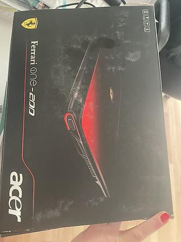 Acer: Məhsul: Acer Ferrari One 200 noutbuku (xüsusi Ferrari seriyası) — 1