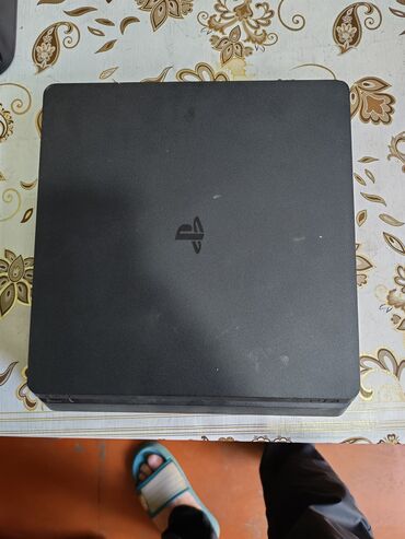 marshall 4: Sony PlayStation 4 Slim oyun konsolu komplekti Paketə daxildir: - PS4