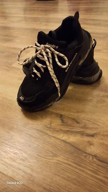Balenciaga Triple S kişi/kadın krossovkası - Model: Triple S - Rəng lalafo.az -da Balenciaga Triple S kişi/kadın krossovkası - Model: Triple S - Rəng