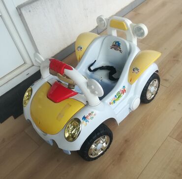 Dečiji električni automobili: Auto korišćen pre godinu dana NA akumulator Pokreće se na papučicu za — 9