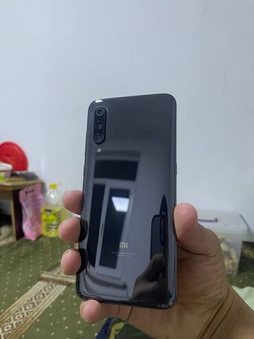 наушник повербанк: Xiaomi, Mi 9, Б/у, 64 ГБ, цвет - Черный, 2 SIM