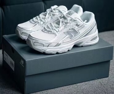 Кроссовки и спортивная обувь: Новые Белые кроссовки New Balance 740, выполненные из дышащей сетки с