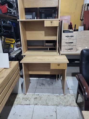 Ofis masaları: İşçi üçün, Dördbucaq masa -da lalafo.az — 6 Ofis masaları: İşçi üçün, Dördbucaq masa — 6