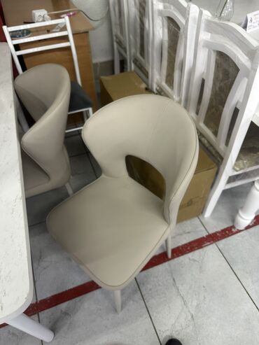 Ремонт, реставрация мебели: Ремонт мебели 
Реставрация мебели 
Замена метериала 
Замена паралона — 7