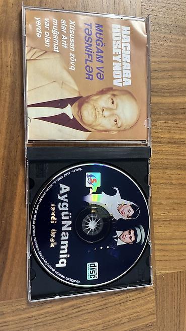 kaset: Məhsul: Azərbaycan musiqisinə aid audio CD-lər toplusu bir ededi 4 azn — 3