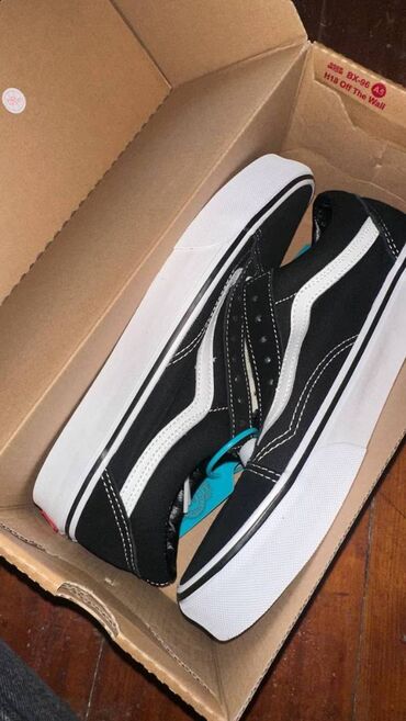 Кроссовки и спортивная обувь: Культовые кеды Vans Old Skool (Вансы олд скул). Размер 25,5 см (40)