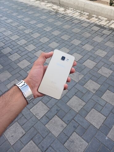 Samsung Galaxy A5 2017, 32 ГБ, цвет - Золотой, Кнопочный, Отпечаток пальца, Face ID