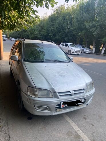 Mitsubishi: Mitsubishi Space Star: 2000 г., 1.3 л, Механика, Бензин, Вэн/Минивэн