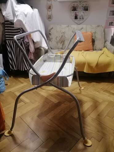 Ostali dečiji nameštaj: Postolje sklapajuće za presflačenje male bebe. Nije pocepano
 Mirjevo — 5