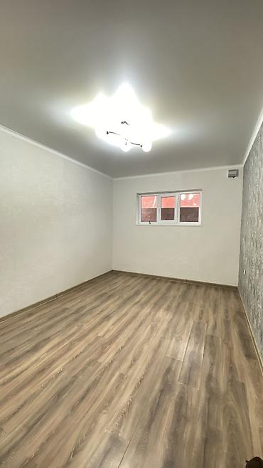 Продажа квартир: 1 комната, 31 м², Сары-Челек ж/м 106 серия улучшенная, Цокольный этаж этаж, Старый ремонт — 2