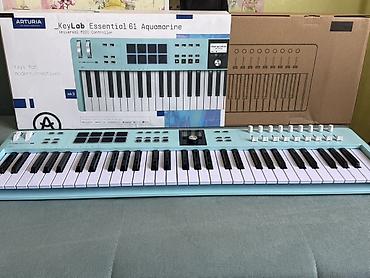 Синтезаторы: Arturia KeyLab Essential 61 mk3 Aquamarine — лучший универсальный — 1