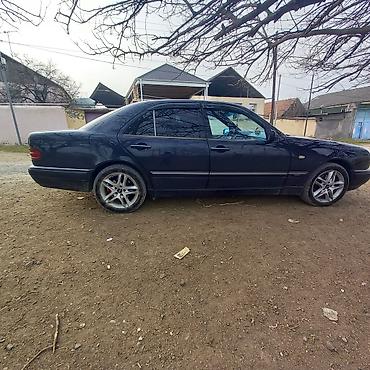 Mercedes-Benz: Mercedes-Benz E-Class: 3.2 l | 2000 il Sedan — 28