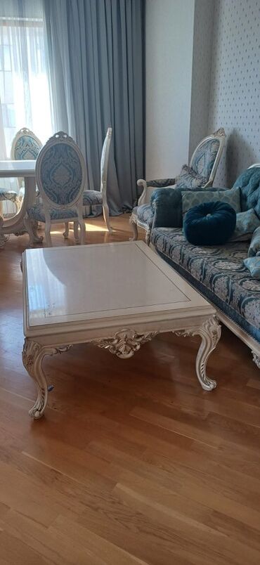 Masa və oturacaq dəstləri: Qonaq otağı üçün, İşlənmiş, Dördbucaq masa — 13