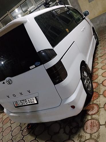 Voyah: Toyota Voxy: 2003 г., 2 л, Автомат, Бензин, Минивэн — 8