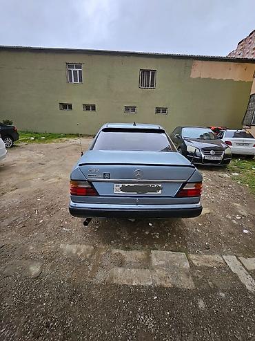 lacoste ətir: Mercedes-Benz E 230: 2.3 l | Sedan — 1