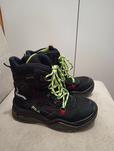 igracka fica 750: Boots, FILA, Size - 35