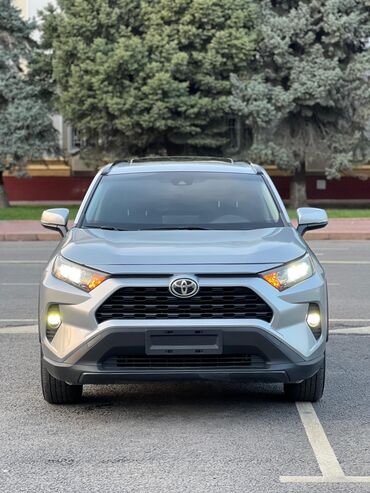 Toyota: Продаю toyota rav 4 2019 года xle обьем 2.5 бензин пробег 52000 mil