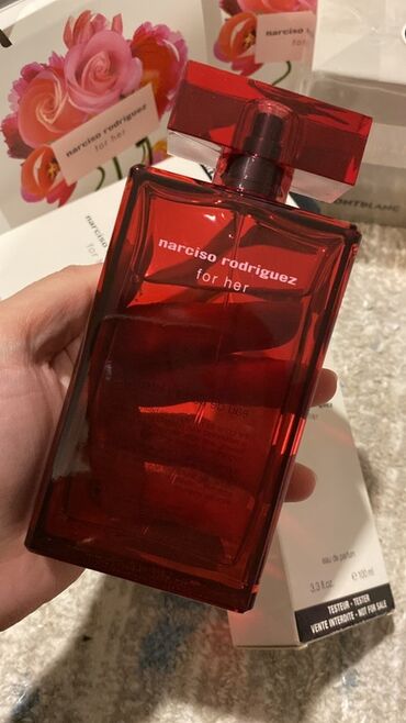 Ətriyyat: Narciso Rodriguez for Her ətrinin qırmızı rəngli şüşə qablaşdırması lalafo.az -da Ətriyyat: Narciso Rodriguez for Her ətrinin qırmızı rəngli şüşə qablaşdırması