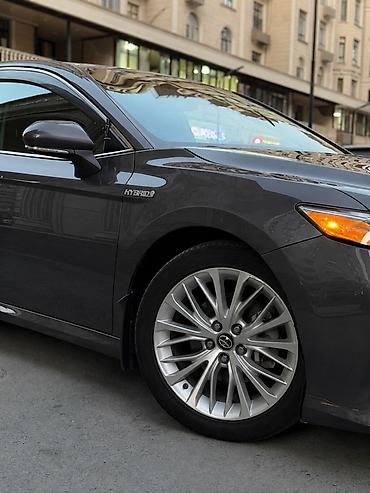б у машины: Toyota Camry: 2018 г., Гибрид, Седан — 3