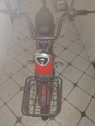 Mopedlər,skuterlər: Elektrik skuter Xüsusiyyətlər: - Ön tərəfdə iri metal yük səbəti – — 2