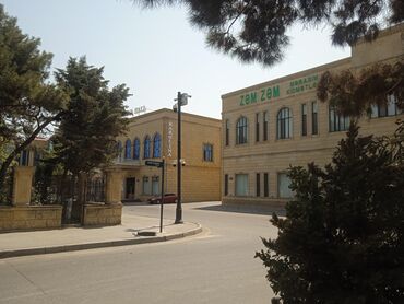 göygöl kiraye evler: Nefciler metrosuna yaxin Xudaferin şadliq sarayinin qarsisinda bos