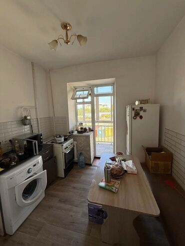 срочная продажа авто бишкек: 2 комнаты, 50 м², Индивидуалка, 4 этаж, Косметический ремонт