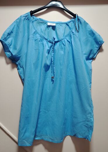 pull and bear haljine srbija: Bluza laganog materijala velicina xl dimenzije obim grudi 63 sirina