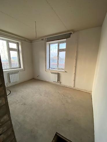 Продажа коттеджей и домов: Уй сатылат дареги ОШМады Чагыр 13-ая улица дом 1 . Уй мансард — 5