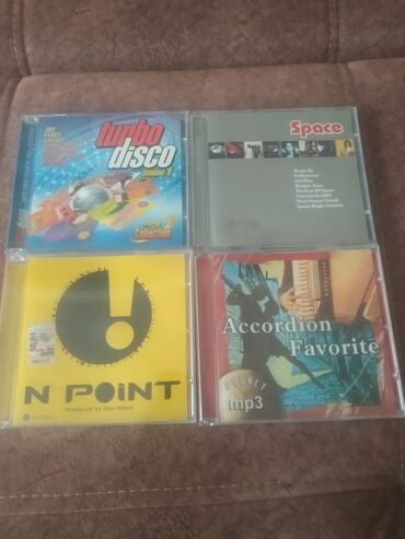 CD, DVD disklər və kassetlər: Qiymət baradə ətraflı whatsapp Qiymətlər 3 manatdan 10 manatdan — 10