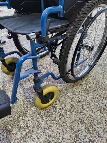 Hodalice, štake, štapovi za hodanje, kolica za hodanje: Invalidska kolica u dobrom stanju

Nalaze su Kotežu — 5