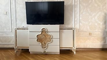 TV stendi və dekorativ komod dəsti - Klassik dizaynlı, krem rəngli TV