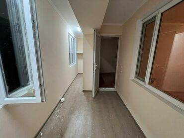 Продажа квартир: 3 комнаты, 72 м², 2 этаж