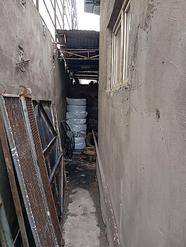 Продажа помещений свободного назначения: Продаю 2 дома на одном участке, первая линия, можно под бизнес. Общая — 26