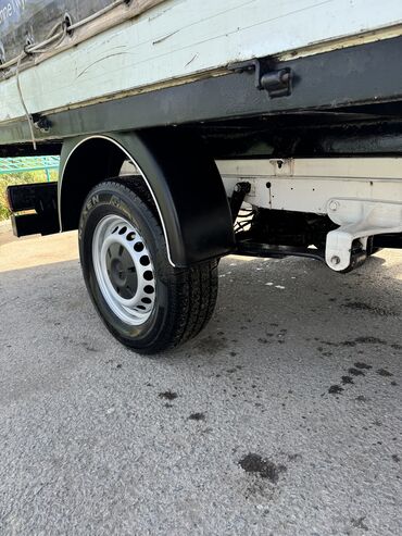 Легкий грузовой транспорт: Легкий грузовик, Б/у — 2