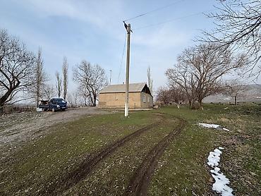 Продажа коттеджей и домов: Сарай сатылат Беловодскийдин усту жагында алма бактары бар алдында — 5