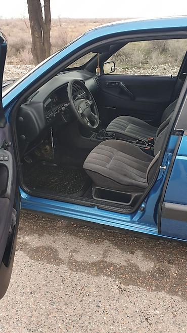 Volkswagen: Volkswagen Passat: 1992 г., 2 л, Механика, Бензин, Седан — 11