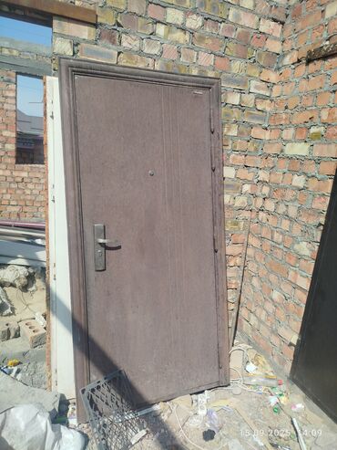 металлические двери бу: Входные двери и межкомнатные двери