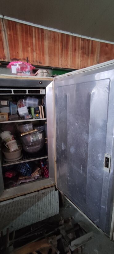 Электромеханическое оборудование: Продам промышленный холодильник! в рабочем состоянии . цена 18000сом