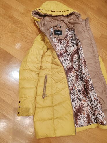 Kurtkalar: Porom butikdən alınıb 80man, S razmerdi, 3-4 dəfə geyinilib.Övladıma — 12