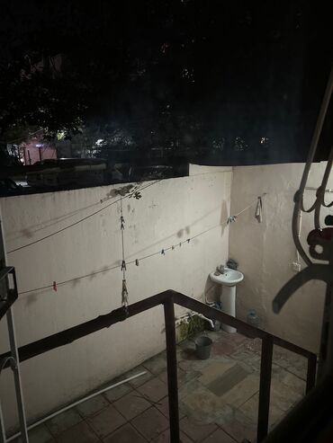 Uzunmüddətli kirayə mənzillər: Yasamal rayonund ev kiraye verilir 1. Otaq. 5/1. Təmirli. Ayilə. Ana — 3