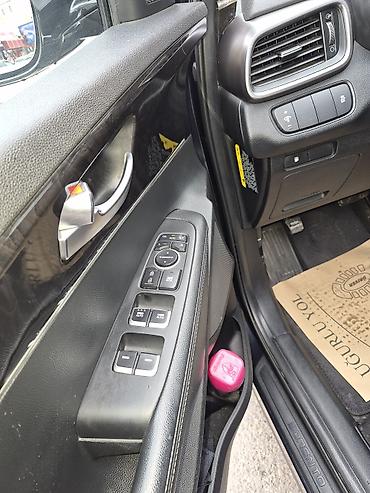 Kia: Kia Sorento – geniş və rahat krossover Xüsusiyyətlər və təchizat: - — 27