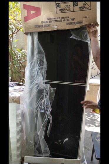 soyuducu alisi: Новый Toshiba Холодильник цвет - Черный