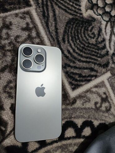 телефон айфон буу: IPhone 15 Pro, Б/у, 128 ГБ, Natural Titanium, Зарядное устройство, Защитное стекло, Кабель, 88 %