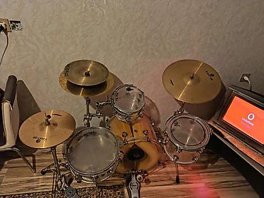 zerb aleti: Akustik zərb alətləri dəsti – akril tomlarla Tərkib: - Bass drum — 4
