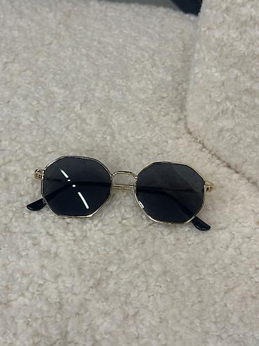 Солнцезащитные очки: Очки по 400 сом Новые, закрыла островок, распродаю Ко всем идут at lalafo.kg — 14 Солнцезащитные очки: Очки по 400 сом Новые, закрыла островок, распродаю Ко всем идут — 14